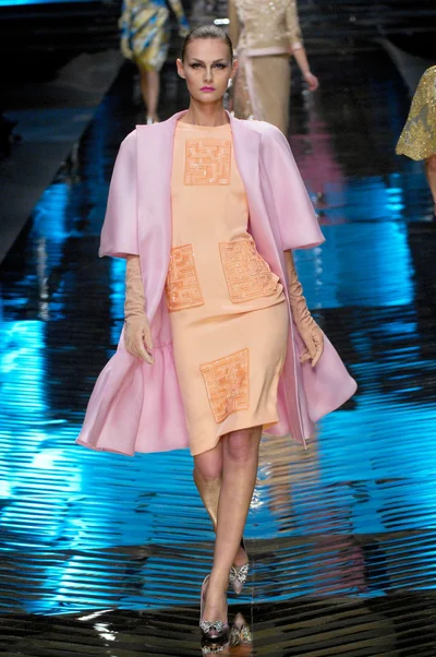 Look 34
